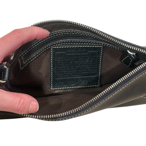 Coach Classic Black Shoulder Bag - Picture 4 of 4